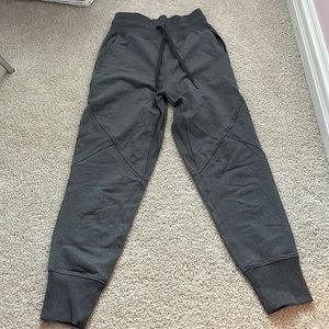 Lululemon gray sweatpants size 4